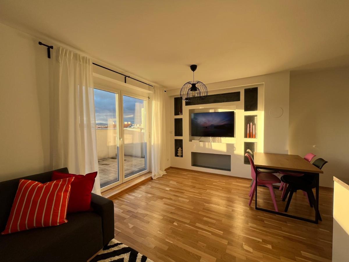 Penthouse Near Central Station With Free Parking ウィーン エクステリア 写真